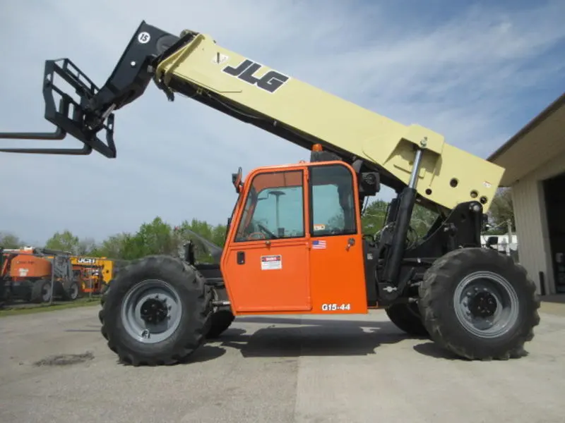 2017 JLG G15-44A