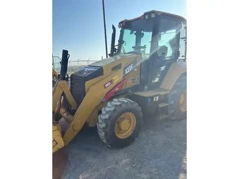 2019 Caterpillar 420F2
