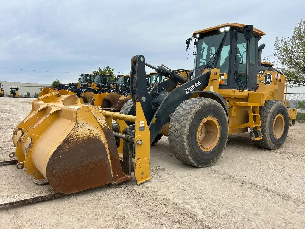 2022 John Deere 624P