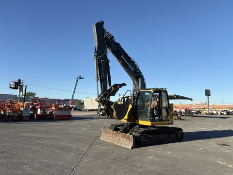 2021 John Deere 135G