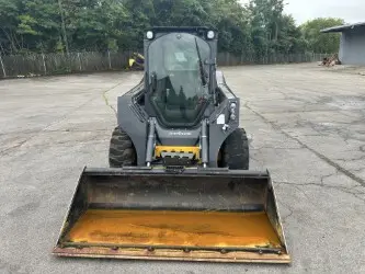 2025 John Deere 324G