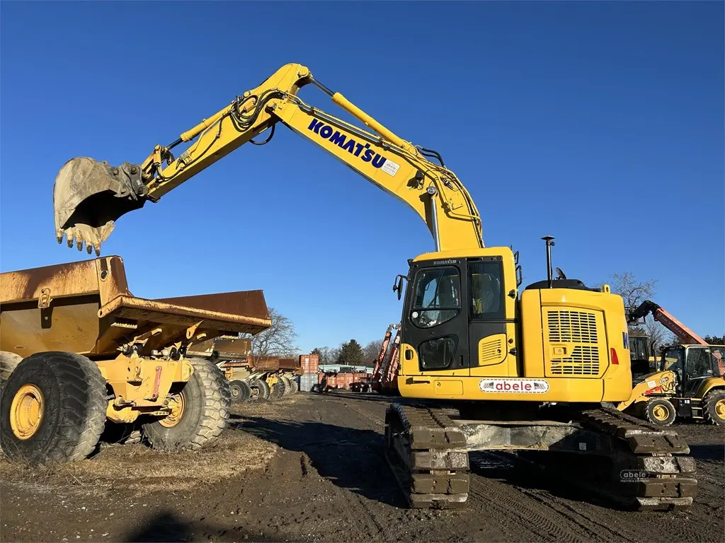 2021 Komatsu PC238US LC-11