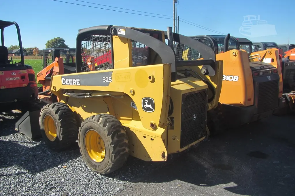 2007 John Deere 325