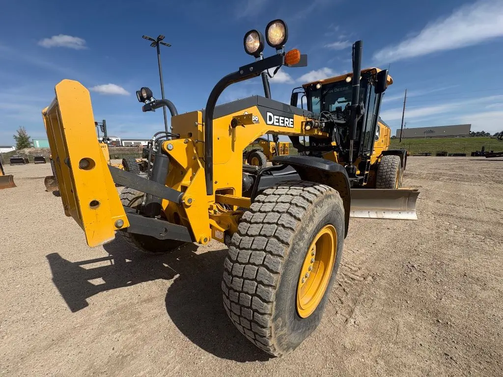 2021 John Deere 772G