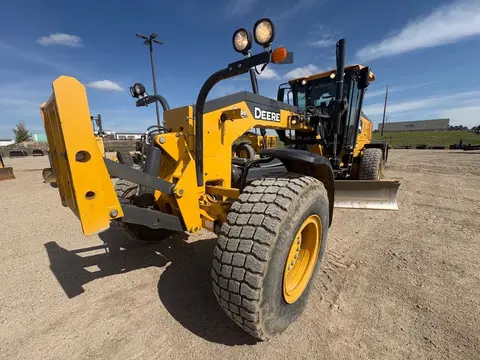 2021 John Deere 772G