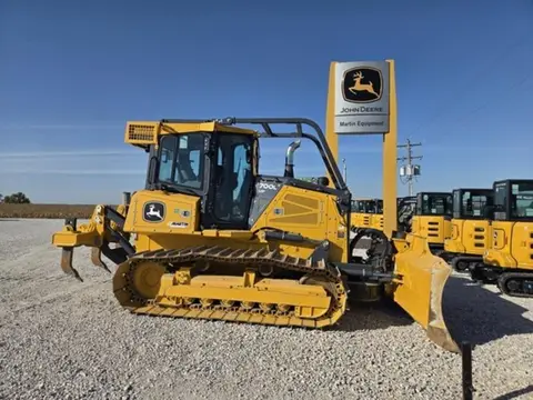 2024 John Deere 700L