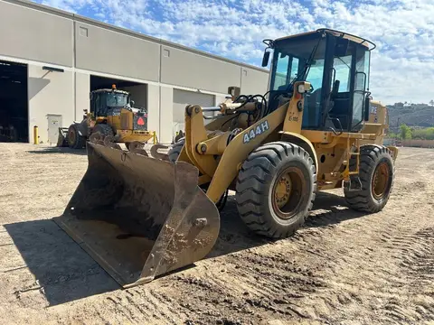2002 John Deere 444H