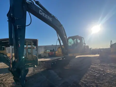 2020 John Deere 250GLC