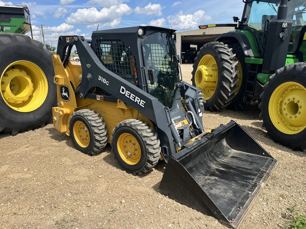 2023 John Deere 318G