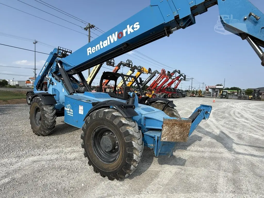 2017 Genie GTH1056