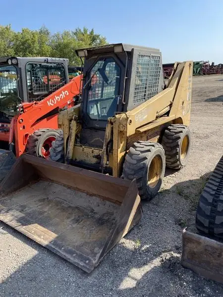 1999 Gehl 6635