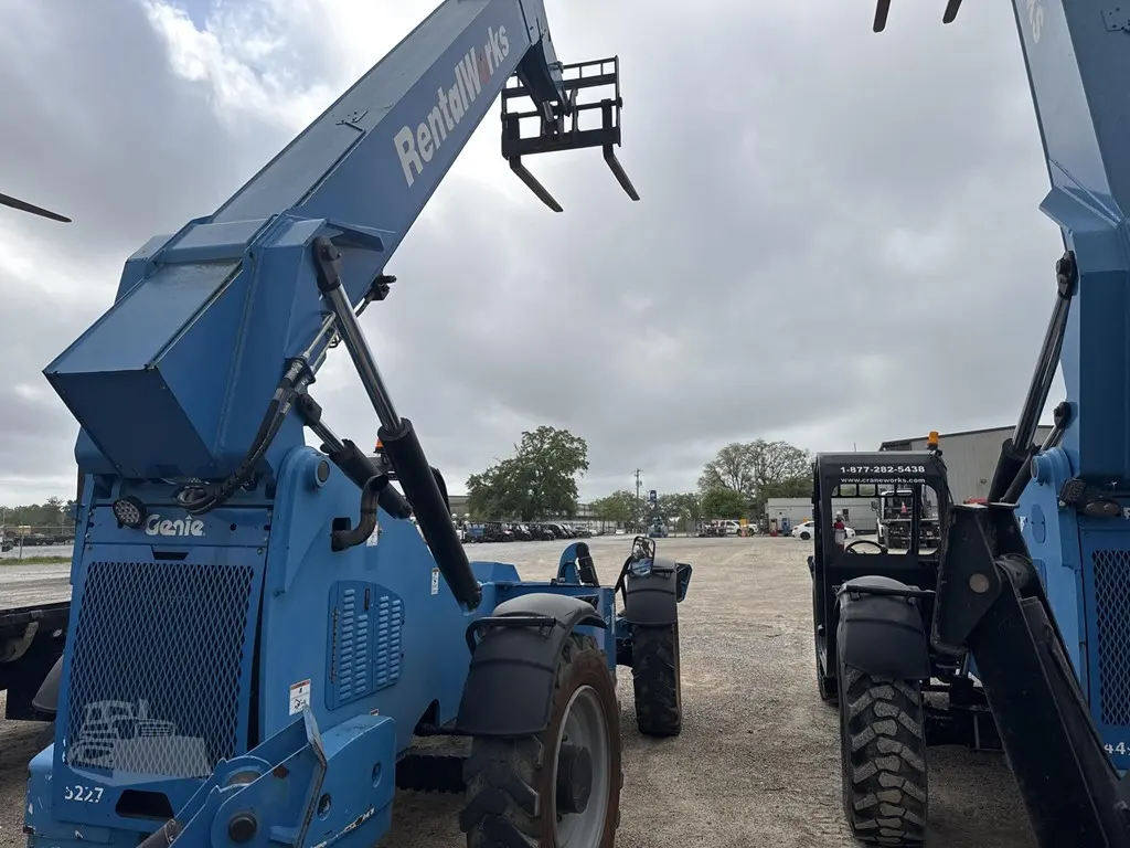 2019 Genie GTH1056