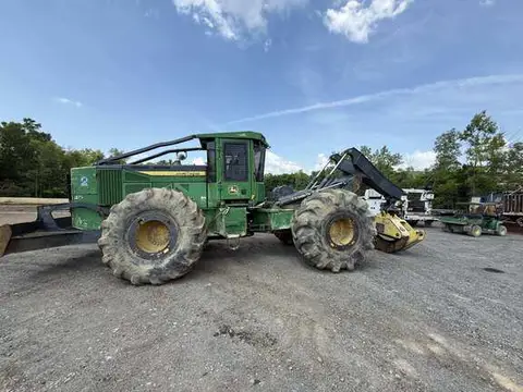 2018 John Deere 748L