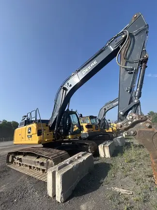 2023 John Deere 250P