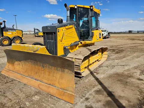2025 John Deere 700P