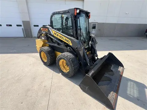 2016 New Holland L220
