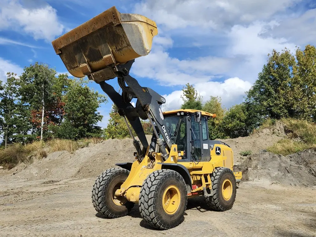 2021 John Deere 544P