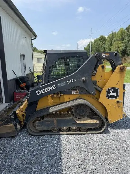 2023 John Deere 317G