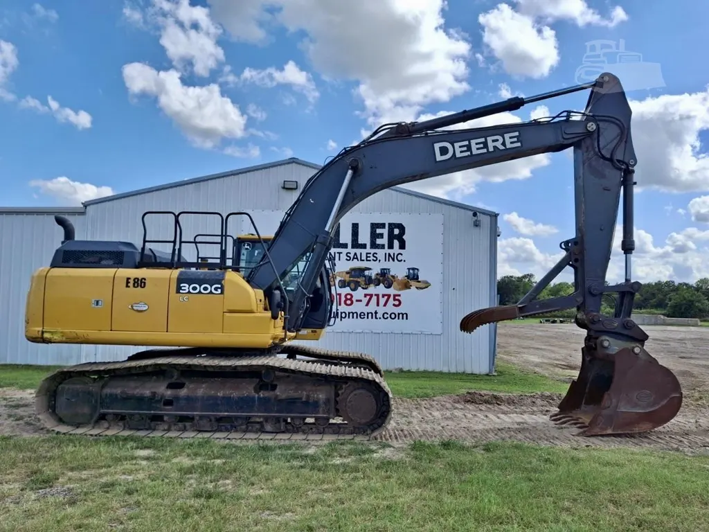 2021 John Deere 300G LC