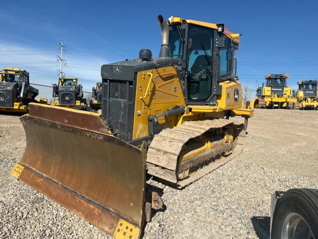 2022 John Deere 700L