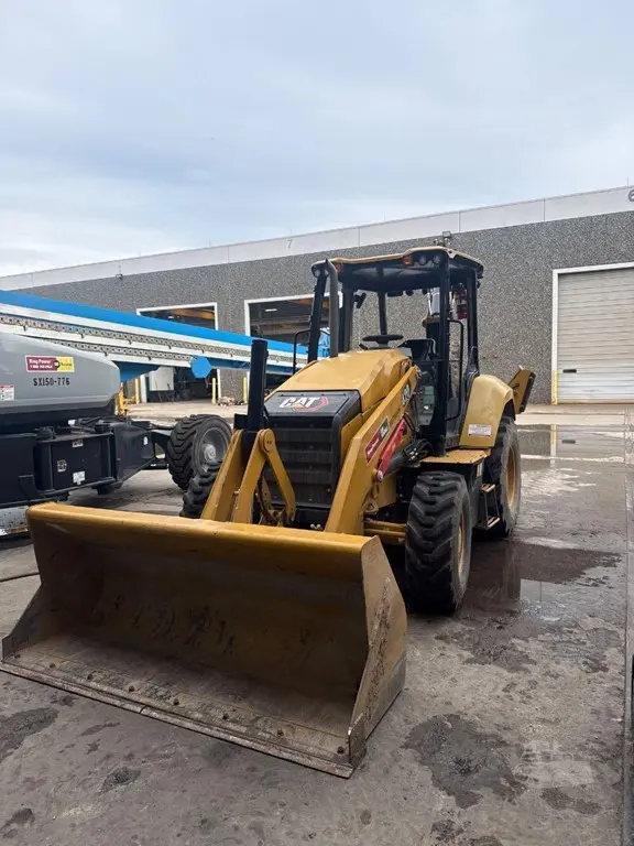 2024 Caterpillar 420