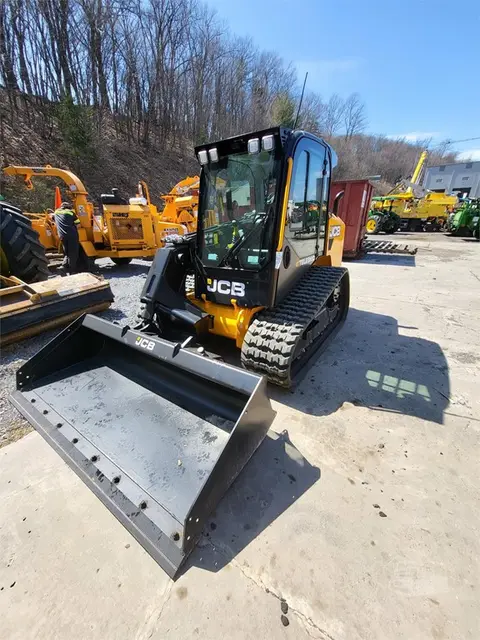 2023 JCB 3TS-8T