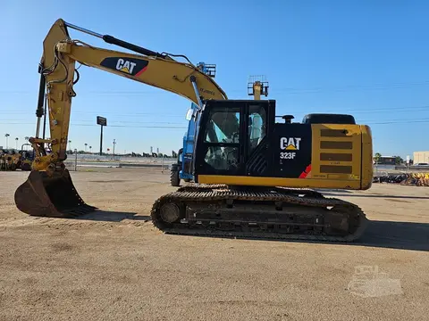 2017 Caterpillar 323FL