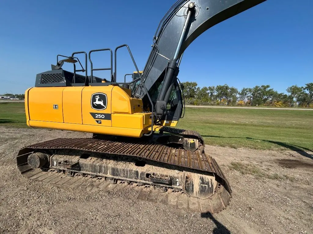2023 John Deere 250P