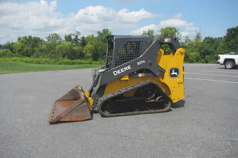 2019 John Deere 317G