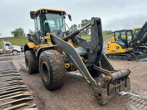2023 John Deere 624P