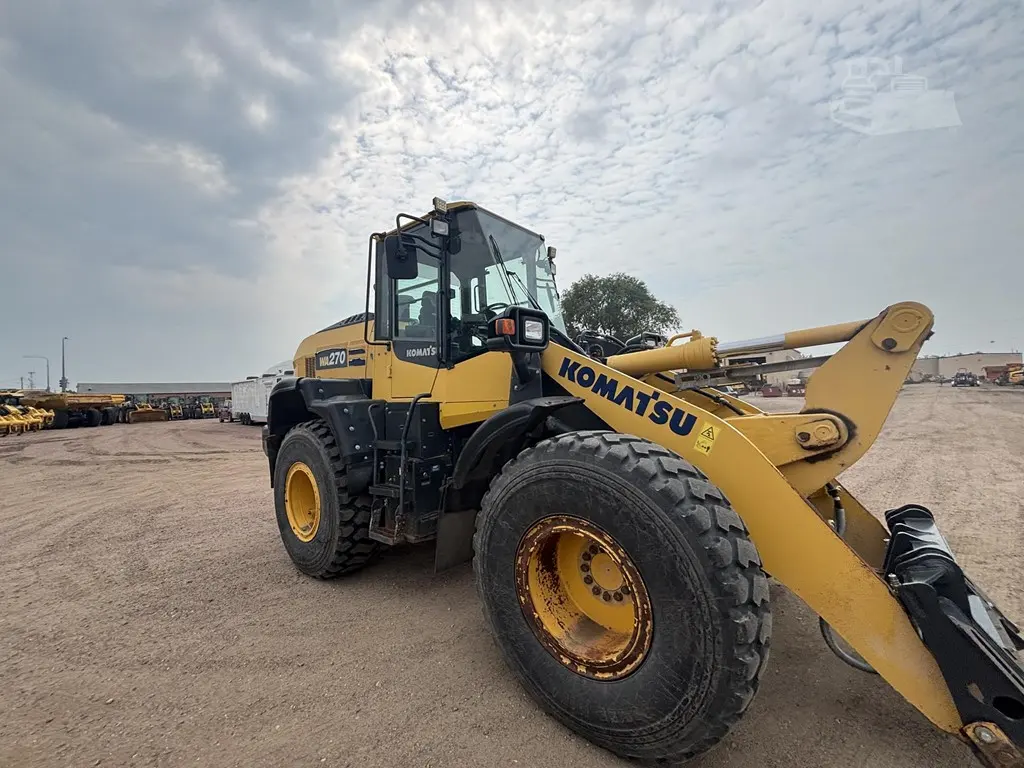 2018 Komatsu WA270-8