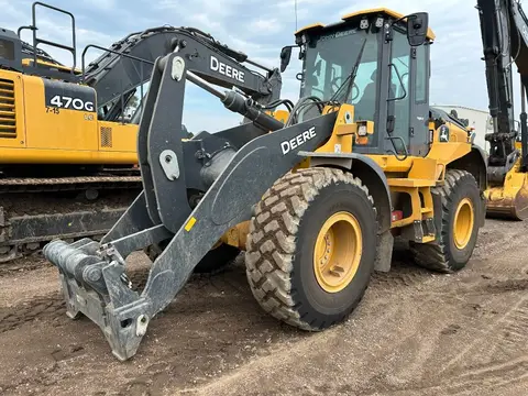 2025 John Deere 544P