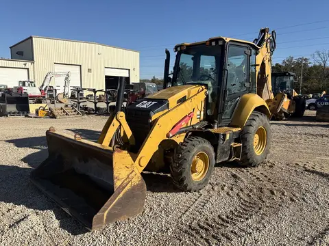 2016 Caterpillar 420F2