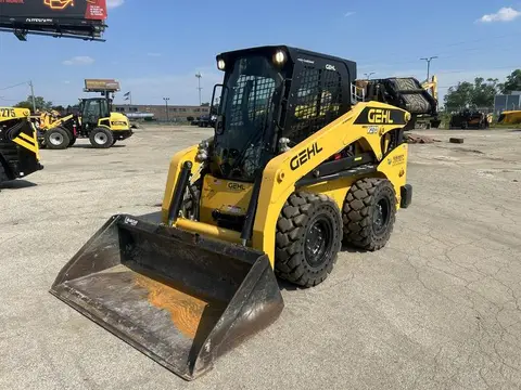 2023 Gehl V270