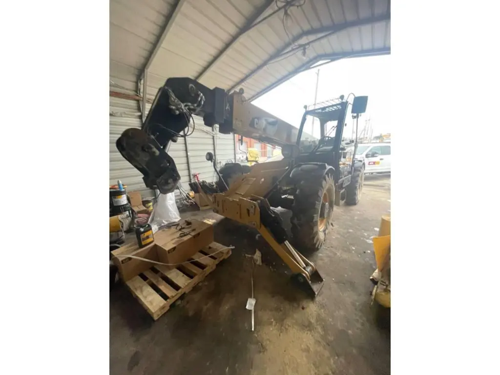 2015 Caterpillar TH514C