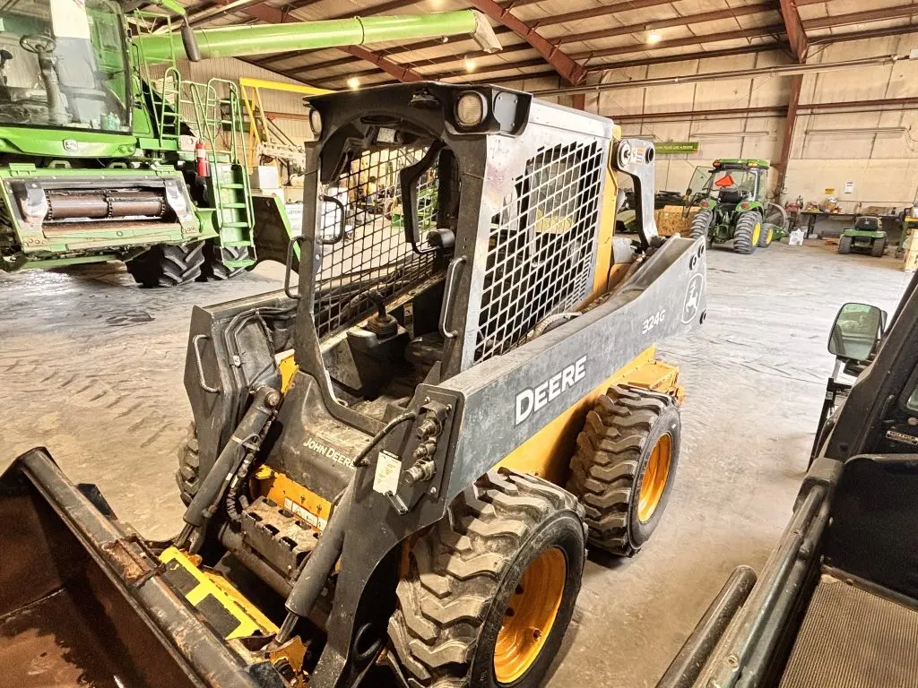 2022 John Deere 324G