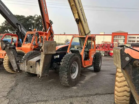 2017 JLG 1055