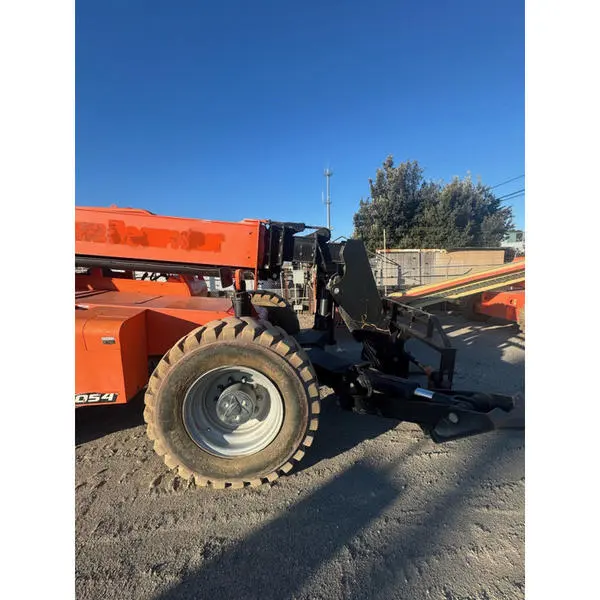 2015 JLG 10054