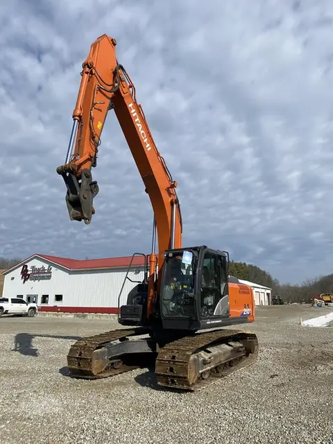 2023 Hitachi ZX210 LC-6