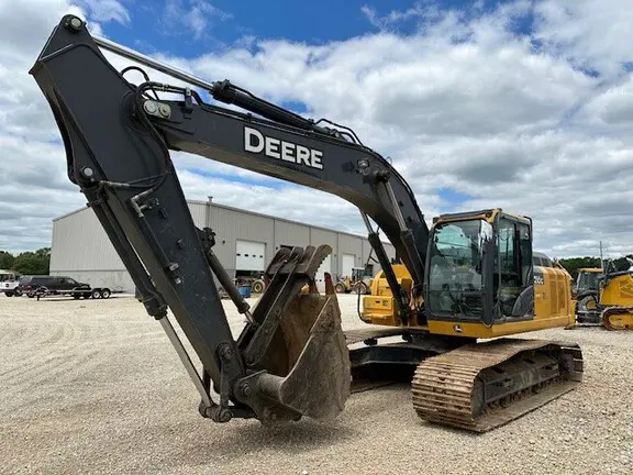 2019 John Deere 210G LC