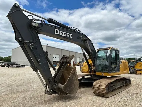 2019 John Deere 210G LC