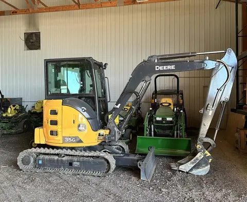 2022 John Deere 35G