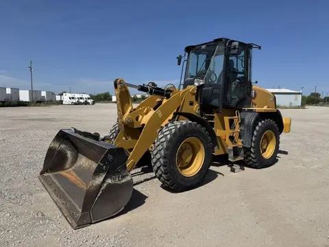 2023 Caterpillar 910