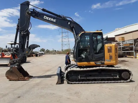 2023 John Deere 135G