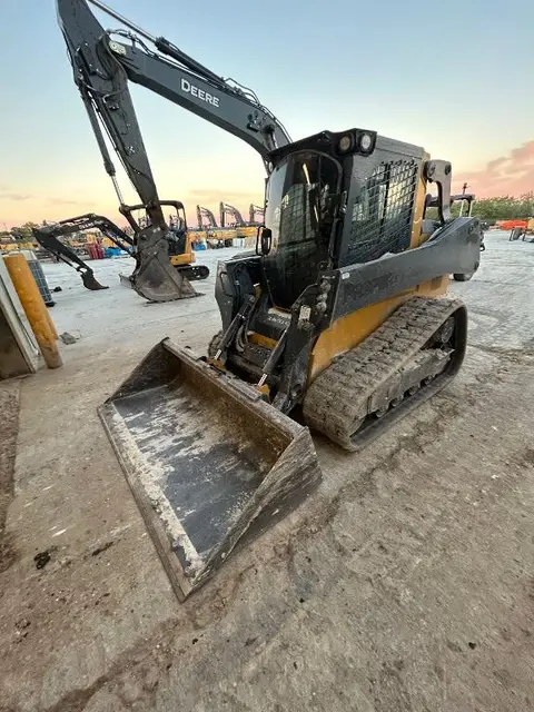 2023 John Deere 325G