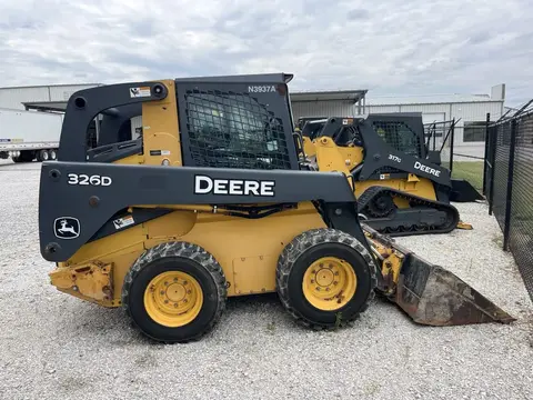 2011 John Deere 326D