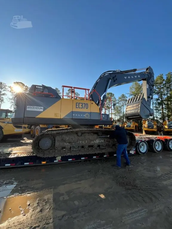 2024 Volvo EC370