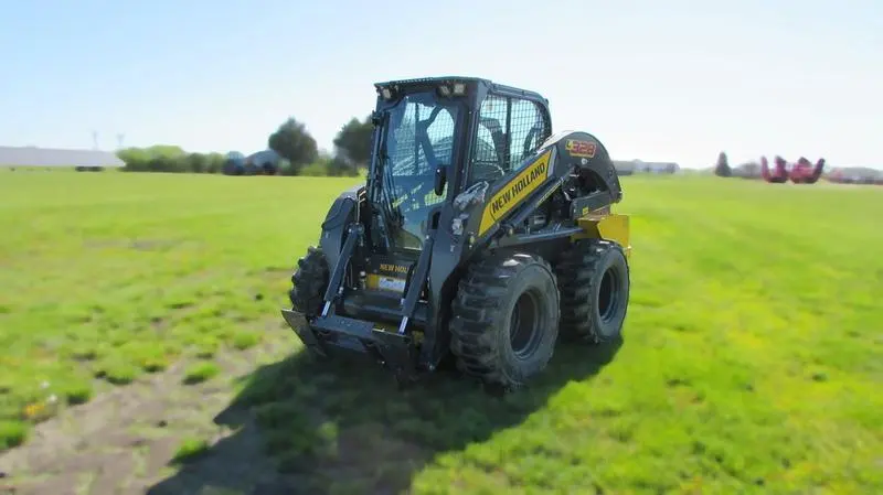 2024 New Holland L328