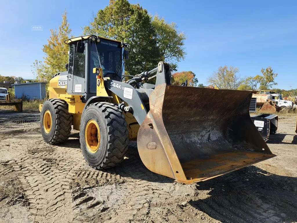 2017 John Deere 544KII
