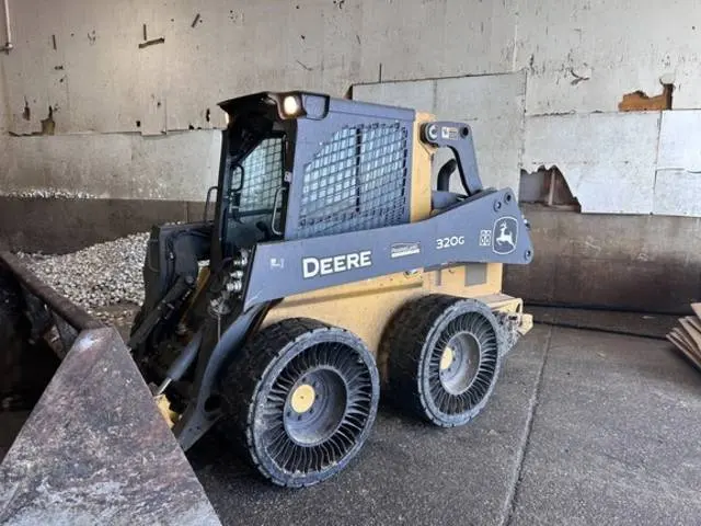 2023 John Deere 320G